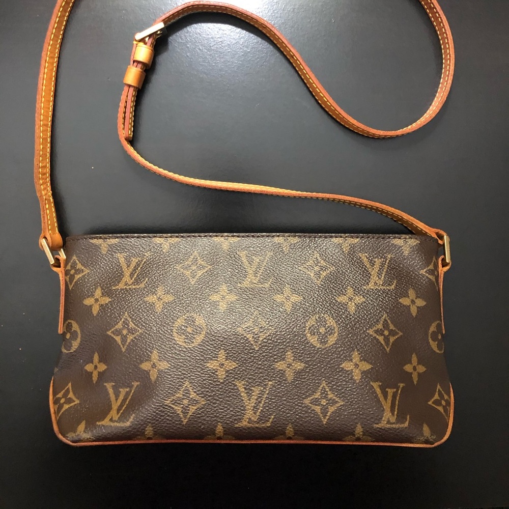 * SOLD * Louis Vuitton Trotteur Crossbody